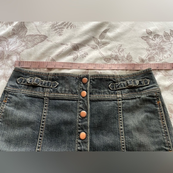 GAP Y2K Full Snap Denim Low Rise Mini Skirt 10 Cotton Pocketless Preppy Bratz - Picture 8 of 9